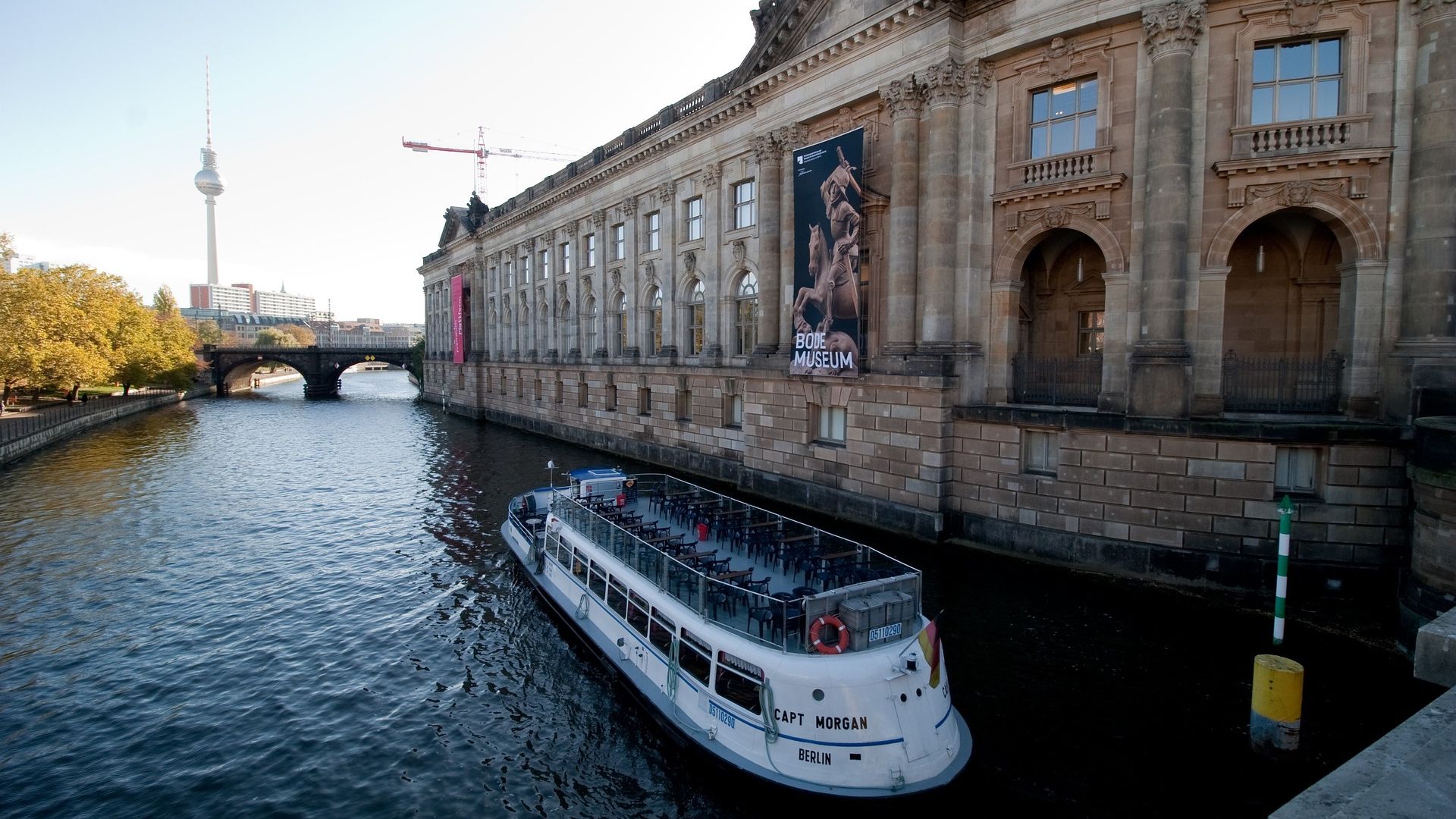 Top 10 Spa Bathtub Hotel in Berlin 1